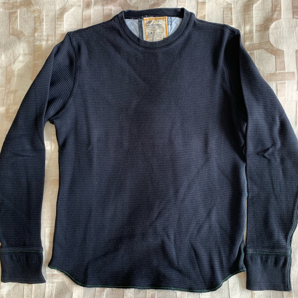 The GAP Men’s Small Navy Blue Waffle Shirt
